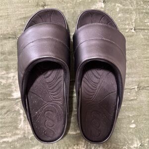 Says Black Slide Sandals